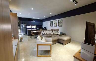 Imagem: A casa possui 3 Dormitórios, 3 Banheiros, 2 Vagas na garagem