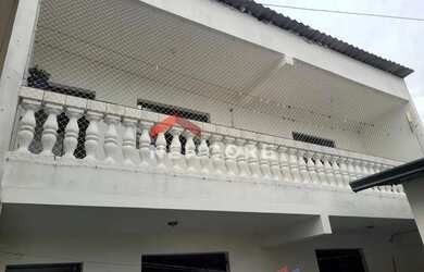 Imagem: A casa possui 5 Dormitórios, 4 Banheiros, 4 Vagas na garagem