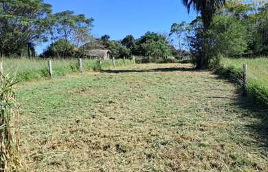 Imagem: O terreno possui 340m² de Área e está localizado em Fiuza