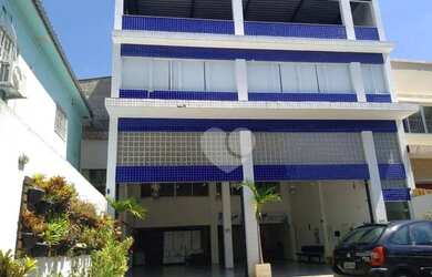 Imagem: O depósito possui 5 Vagas na garagem, 587m² de Área e está