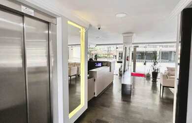 Imagem 4: Melhor ponto da Av. Candido de Abreu, entre o Shopping Mueller e a Prefeitura,...