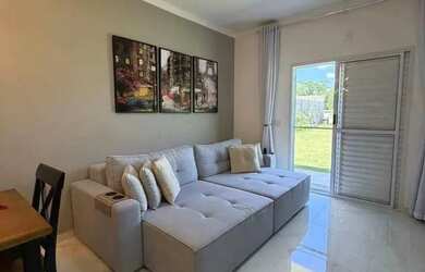 Imagem: A casa em condomínio possui 2 Dormitórios, 3 Banheiros, 2