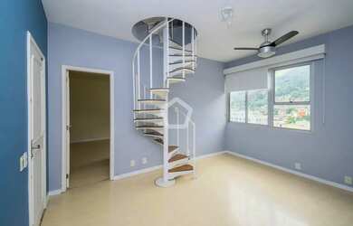 Imagem: O apartamento possui 3 Dormitórios, 1 Banheiro, 1 Vaga na garagem