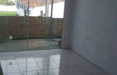 Imagem: A casa possui 2 Dormitórios, 1 Banheiro e está localizado