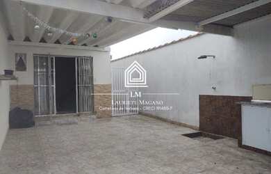 Imagem: A casa possui 2 Dormitórios, 2 Banheiros, 2 Vagas na garagem