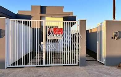 Imagem 1: Linda Casa a Venda no Centro em Porto Real - RJ