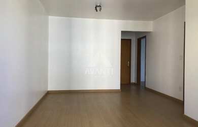 Imagem: O apartamento possui 3 Dormitórios, 1 Banheiro, 1 Vaga na garagem