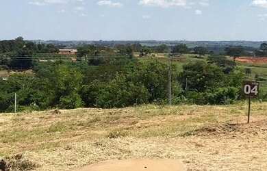 Imagem: O terreno possui 50.500m² de Área e está localizado em Parque