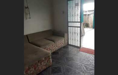 Imagem: A casa possui 2 Dormitórios, 1 Banheiro e está localizado