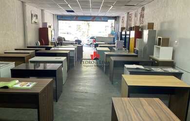 Imagem: O depósito possui 348m² de Área e está localizado em Vila