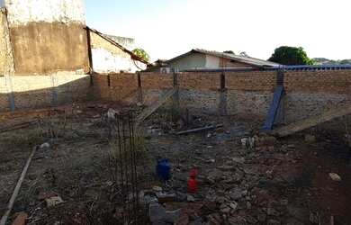 Imagem: O terreno possui 360m² de Área e está localizado em Vila