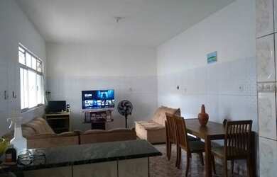 Imagem: A casa possui 2 Dormitórios, 2 Banheiros, 3 Vagas na garagem