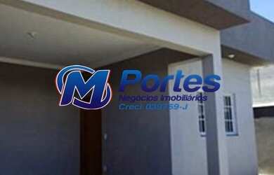 Imagem: A casa possui 2 Dormitórios, 2 Banheiros, 2 Vagas na garagem