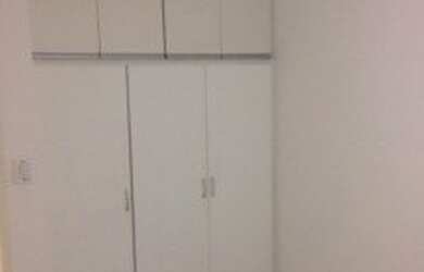 Imagem: O apartamento possui 1 Dormitório, 1 Banheiro, 1 Vaga na garagem