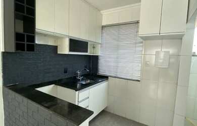 Imagem: A casa possui 2 Dormitórios, 1 Banheiro, 2 Vagas na garagem