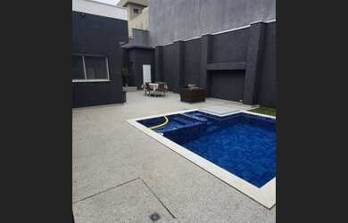 Imagem 1: Santana de Parnaíba - Casa Padrão - Alphaville