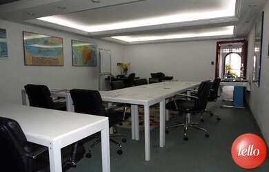 Imagem: O depósito possui 240m² de Área e está localizado em Jardim