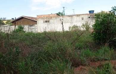 Imagem: O terreno possui 240m² de Área e está localizado em Village