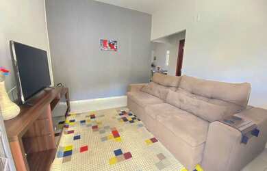 Imagem: A casa possui 3 Dormitórios, 3 Banheiros, 5 Vagas na garagem