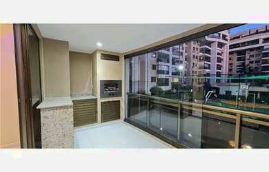 Imagem: O apartamento possui 4 Dormitórios, 4 Banheiros, 2 Vagas na