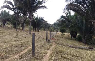 Imagem: A fazenda possui 2070000m² de Área e está localizado em Água