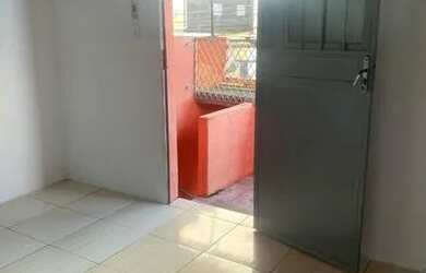 Imagem: A casa possui 1 Dormitório, 1 Banheiro e está localizado