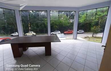 Imagem: O depósito possui 5 Vagas na garagem, 1.000m² de Área e