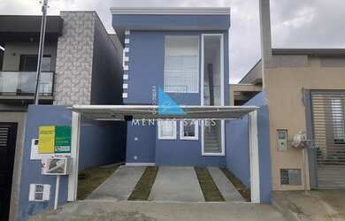 Imagem: A casa possui 3 Dormitórios, 3 Banheiros, 2 Vagas na garagem