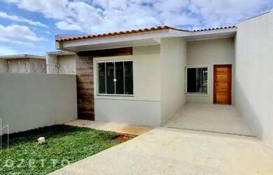 Imagem: A casa possui 2 Dormitórios, 1 Banheiro, 2 Vagas na garagem