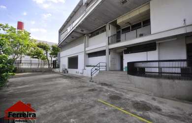 Imagem: O depósito possui 5 Vagas na garagem, 1.970m² de Área e