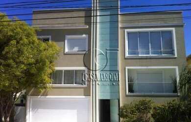 Imagem: A casa em condomínio possui 4 Dormitórios, 5 Banheiros, 5