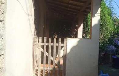 Imagem 3: Casa mais bar parede colada