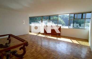 Imagem: O apartamento possui 4 Dormitórios, 2 Banheiros, 1 Vaga na