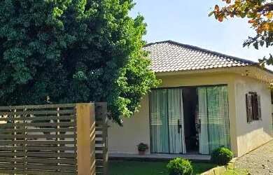 Imagem: A casa possui 2 Dormitórios, 3 Banheiros, 424m² de Área e