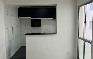 Imagem: O apartamento possui 2 Dormitórios, 1 Banheiro, 1 Vaga na garagem