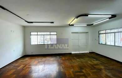 Imagem: A casa possui 3 Dormitórios, 2 Banheiros, 3 Vagas na garagem