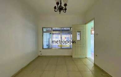 Imagem: A casa possui 2 Dormitórios, 1 Banheiro, 2 Vagas na garagem