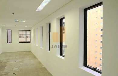 Imagem: O depósito possui 2 Vagas na garagem, 36m² de Área e está