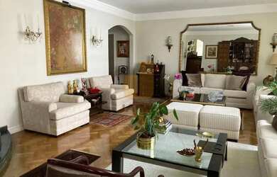 Imagem: O apartamento possui 4 Dormitórios, 3 Banheiros, 4 Vagas na