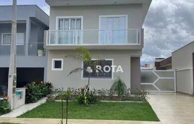 Imagem: A casa em condomínio possui 3 Dormitórios, 3 Banheiros, 5