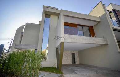 Imagem: A casa em condomínio possui 3 Dormitórios, 4 Banheiros, 4