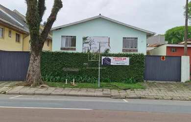 Imagem: O terreno possui 149m² de Área e está localizado em Bacacheri