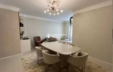 Imagem: O apartamento possui 4 Dormitórios, 3 Banheiros, 2 Vagas na