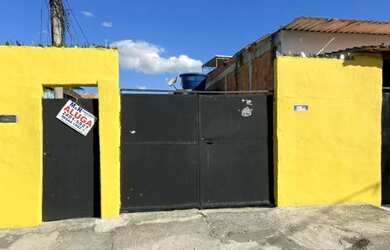 Imagem: A casa possui 1 Dormitório e 1 Banheiro e está localizado