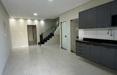 Imagem 2: Alugo casa com 3 suítes. Churrasqueira, Varanda, 160m² de Áreae2 Vagas...