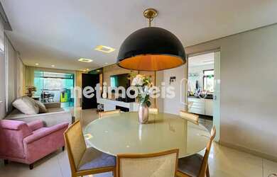 Imagem: O apartamento possui 4 Dormitórios, 4 Banheiros, 3 Vagas na