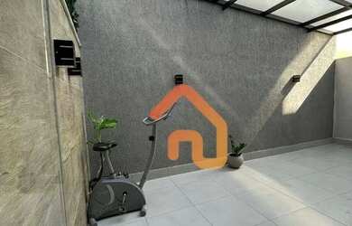 Imagem 13: Casa finamente decorada,estilo contemporaneo localizada no inicio da praia...