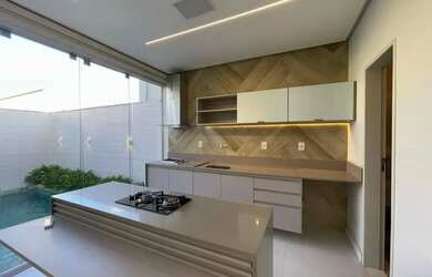 Imagem 9: Linda Casa com 3/4 sendo 01 Reformada no Condomínio Allure