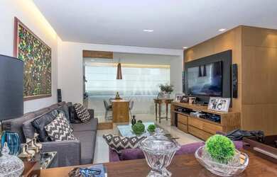 Imagem: O apartamento possui 4 Dormitórios, 3 Banheiros, 3 Vagas na