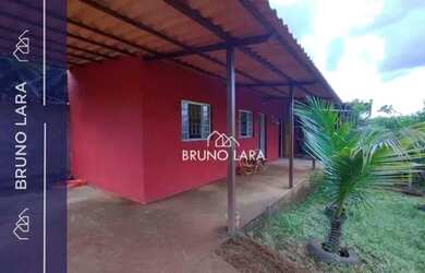 Imagem: A casa possui 1 Dormitório, 1 Banheiro, 5 Vagas na garagem